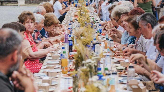 Masa care unește. FOTO McU