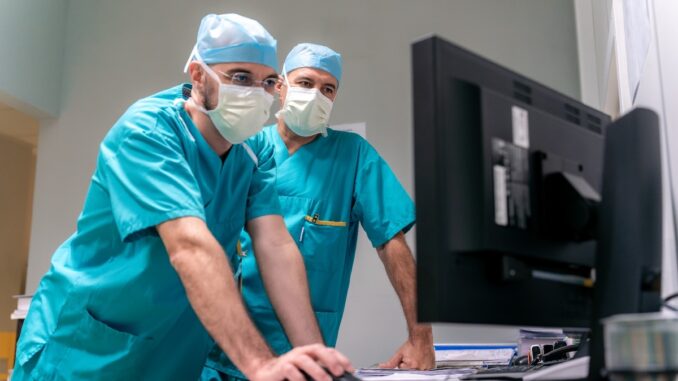 Diagnosticarea pacientului. FOTO Clinicco Brașov