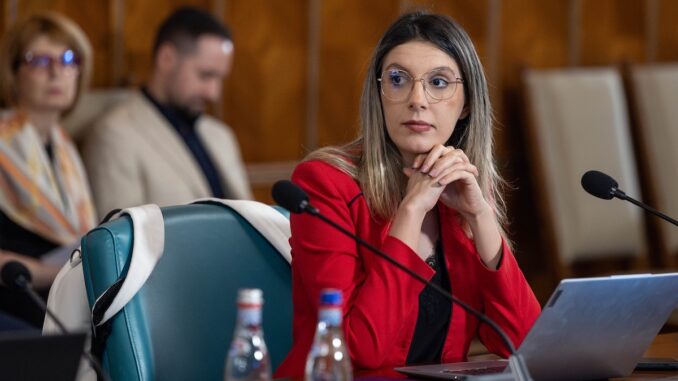 Diana Buzoianu, ministrul Mediului. FOTO DB