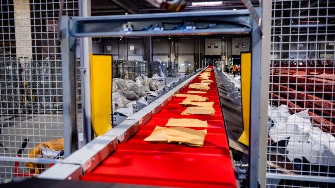 Hub de sortare a coletelor. FOTO Sameday