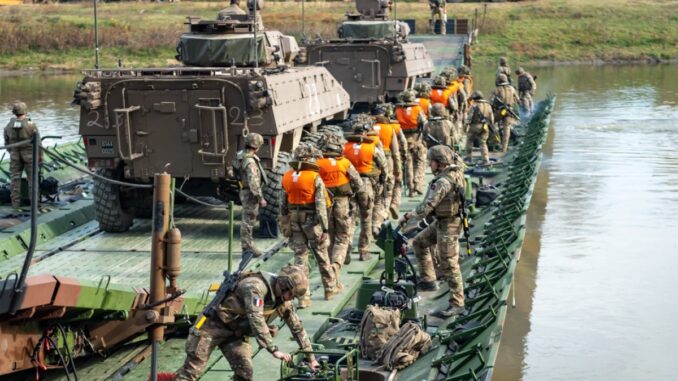 Forțele NATO, în acțiune. FOTO MApN